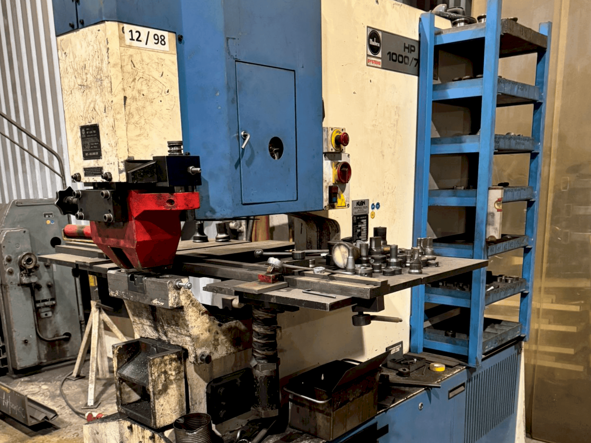 Widok z przodu maszyny KLEIN HP 1000/760