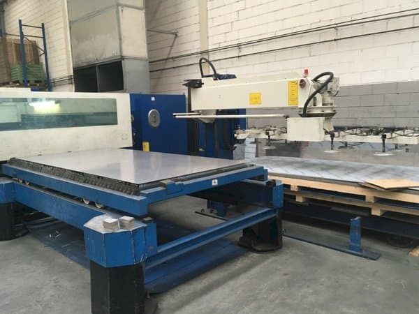 Widok z przodu maszyny Trumpf Trumatic L3050
