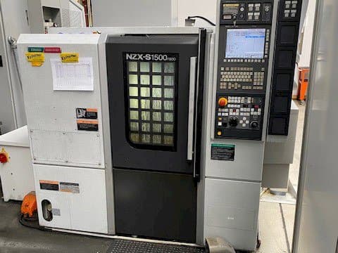 Widok z przodu maszyny DMG Mori Seiki NZX-S1500/500