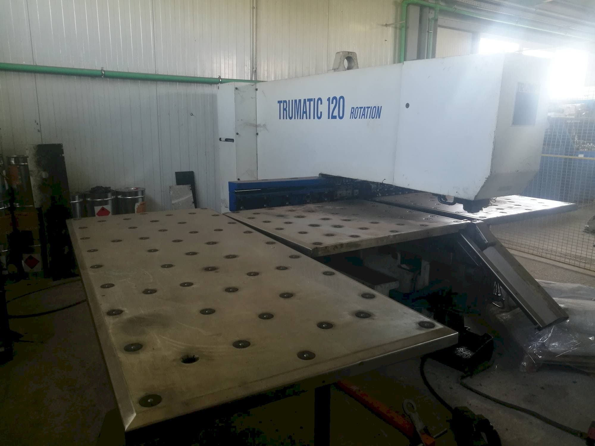Widok z przodu maszyny Trumpf Trumatic 120R