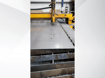 Widok z przodu maszyny MicroStep SPL-P 4501.25