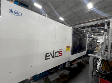 Widok z przodu maszyny Netstal EVOS 5500-2900 Speed
