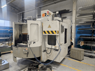 Widok z przodu maszyny Victor Vcenter 70 - APC