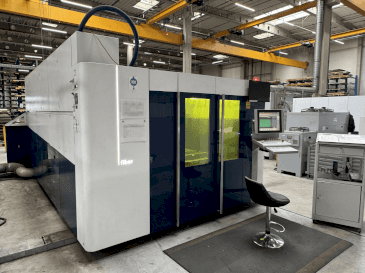 Widok z przodu maszyny TRUMPF TruLaser 5030 Fiber