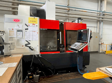 Widok z przodu maszyny MAS MCV 1270 Power