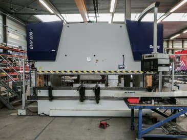 Widok z przodu maszyny Darley EHP-LS200.36/31