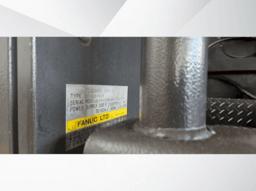 Widok z przodu maszyny AMADA AP3-2610 V