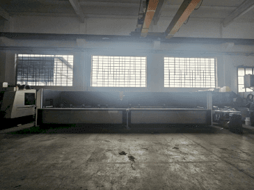 Widok z przodu maszyny Emmegi COMET X6