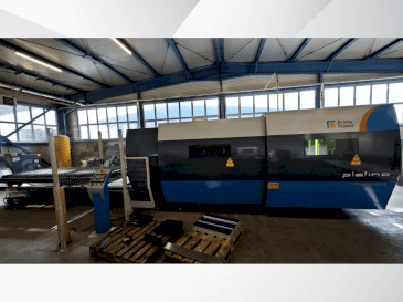 Widok z przodu maszyny Prima Power PLATINO FIBER