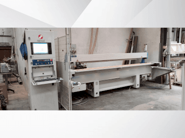 Widok z przodu maszyny MASTERWOOD OM B1 CN3KF
