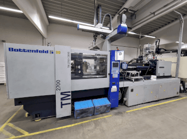 Widok z przodu maszyny Battenfeld TM 2700/2800