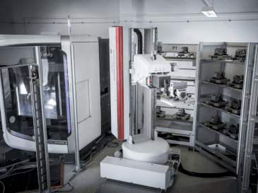 Widok z przodu maszyny DMG MORI DMU 60 EVO