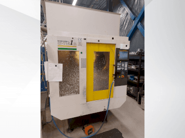 Widok z przodu maszyny FANUC Robodrill α-T14iB