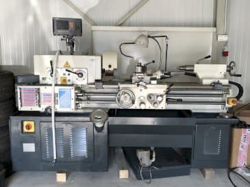 Widok z przodu maszyny TOS JSV-18RA