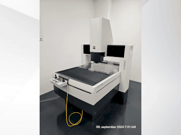 Widok z przodu maszyny ZEISS 0-inspect
