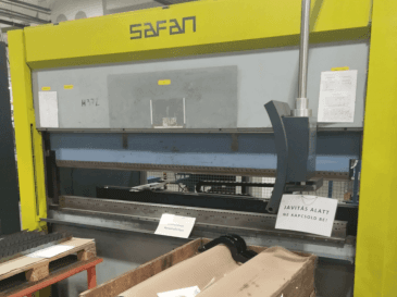 Widok z przodu maszyny Safan E-Brake 80-2550 TS 1