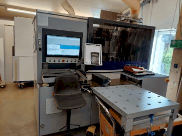 Widok z przodu maszyny FORMAT4 CNC CREATOR 950