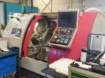Widok z przodu maszyny Gildemeister CTX 400 S2