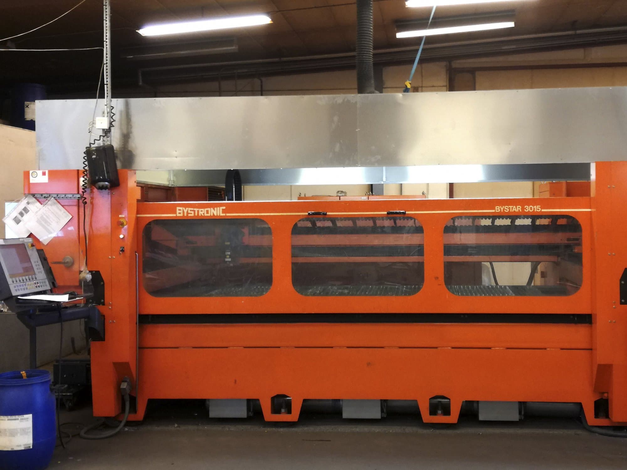 Widok z przodu maszyny Bystronic Bystar 3015