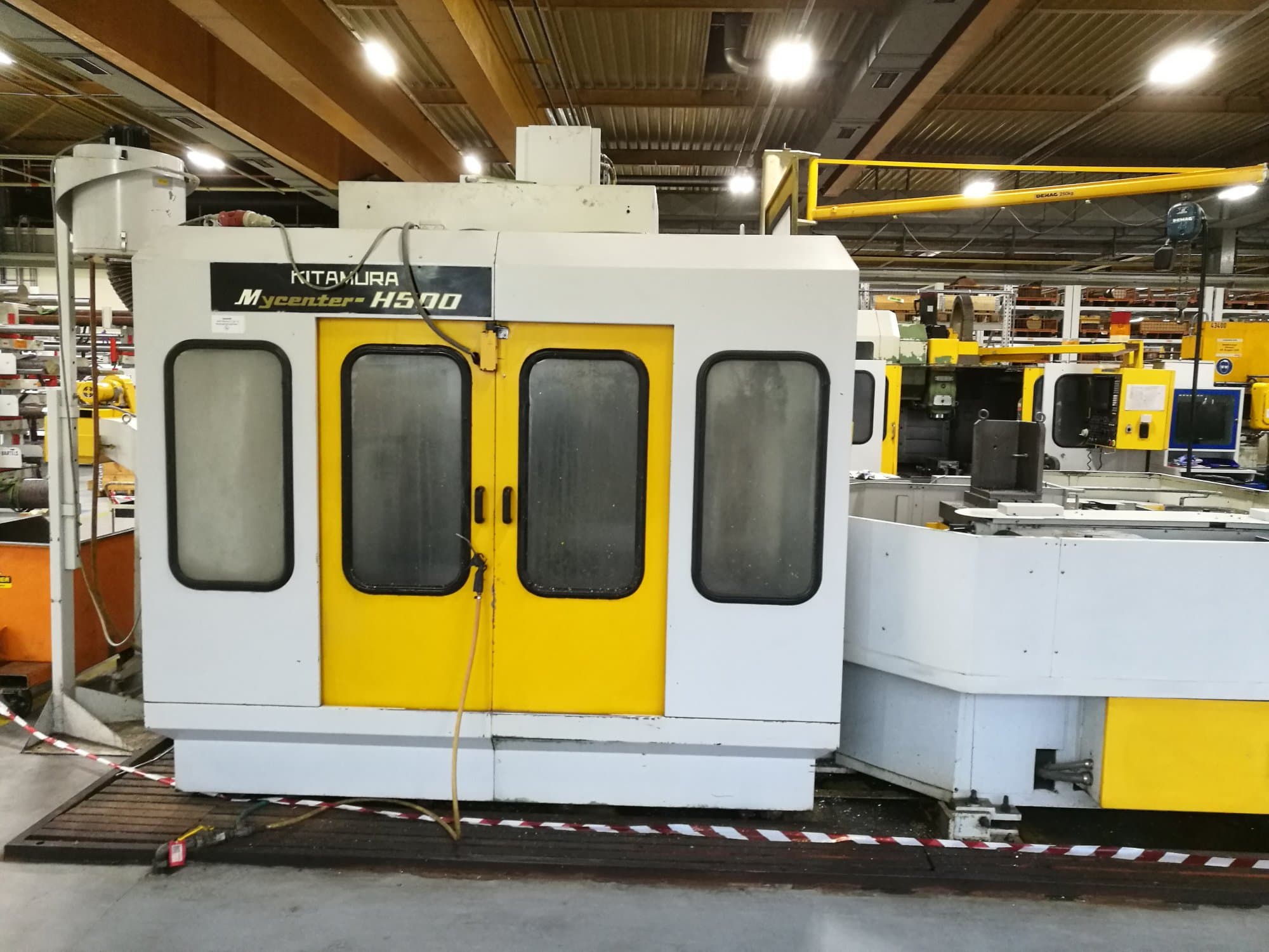 Widok z przodu maszyny Kitamura Mycenter H500