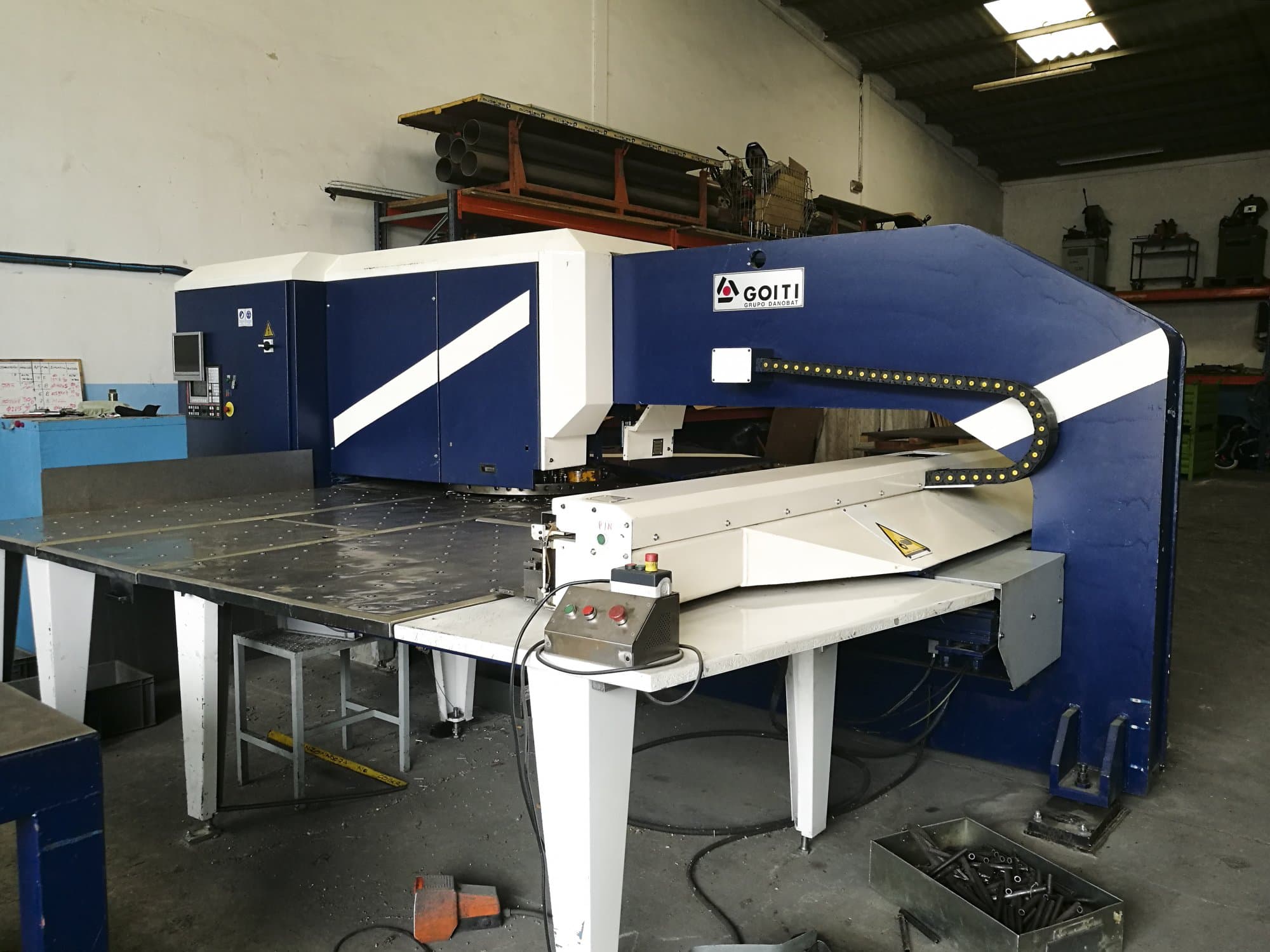 Widok z prawej maszyny GOITI PGA-2