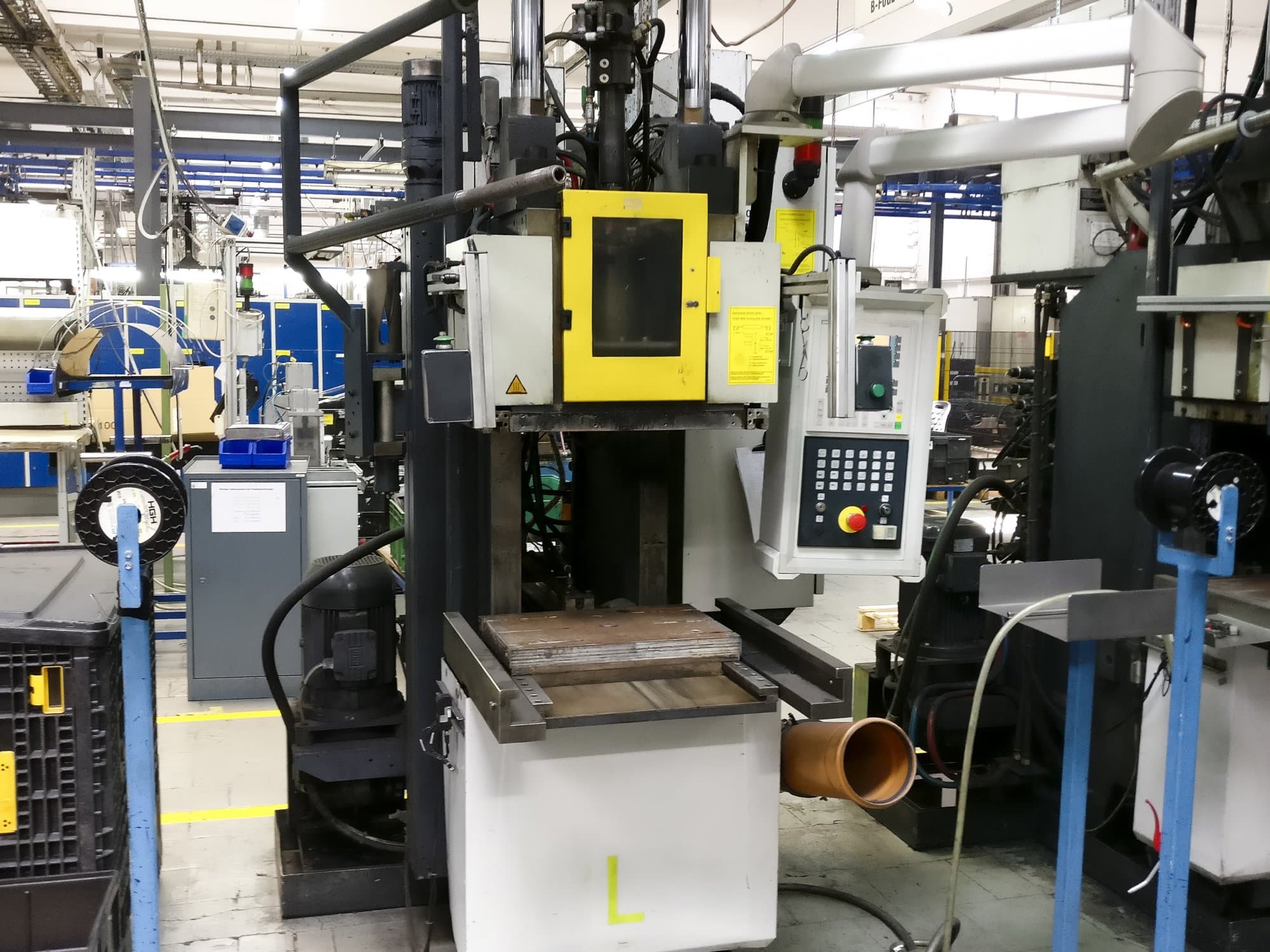 Widok z przodu maszyny Kloeckner Desma 956.050 ZO