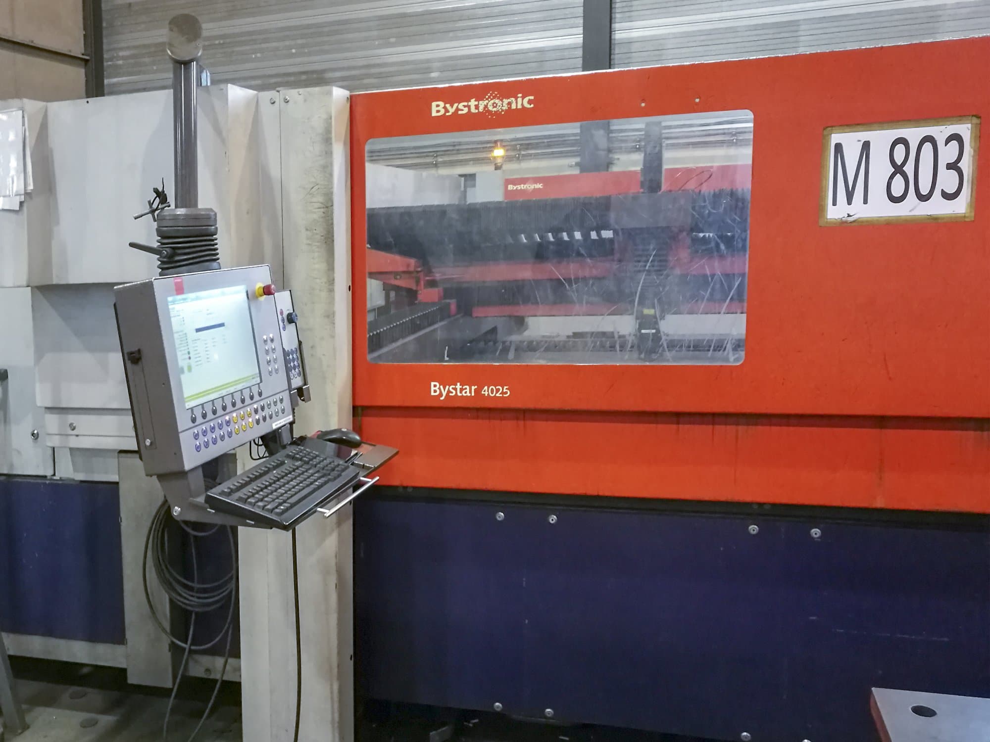 Widok z przodu maszyny Bystronic Bystar 4025 NT 80