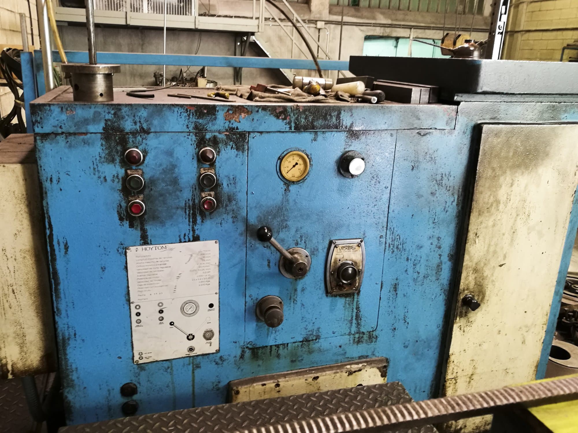 Widok z przodu maszyny Hoytom 700 H