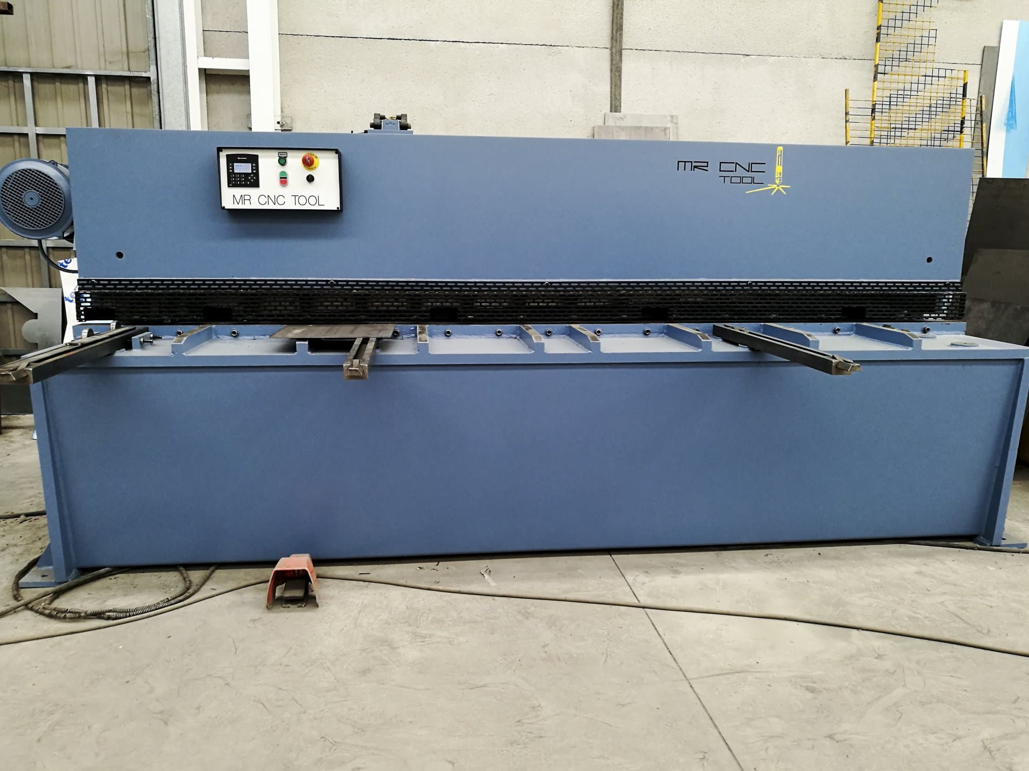 Widok z przodu maszyny Loire Safe CHP-6/31