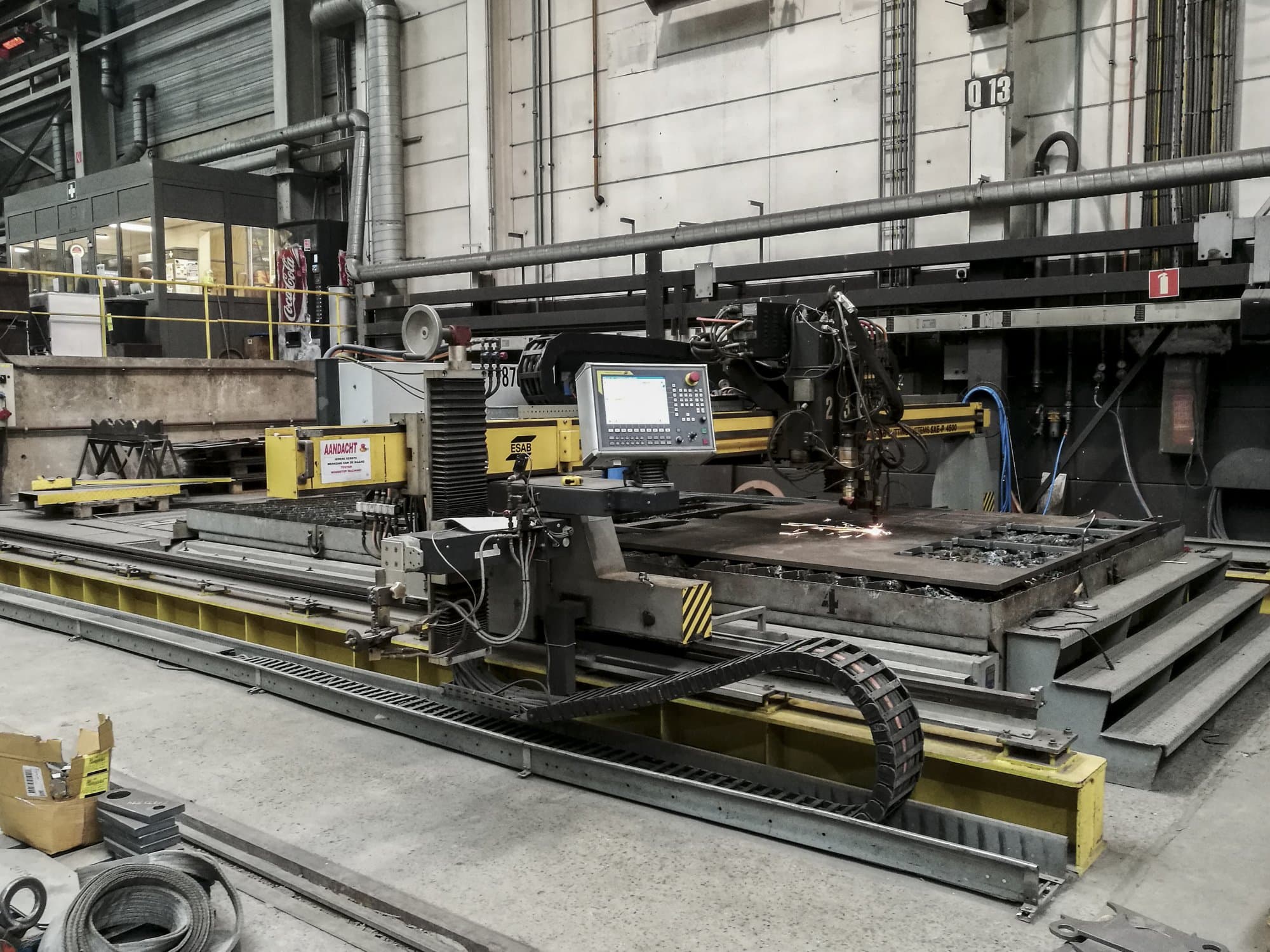 Widok z prawej maszyny ESAB SUPRAREX SXE-P 4500