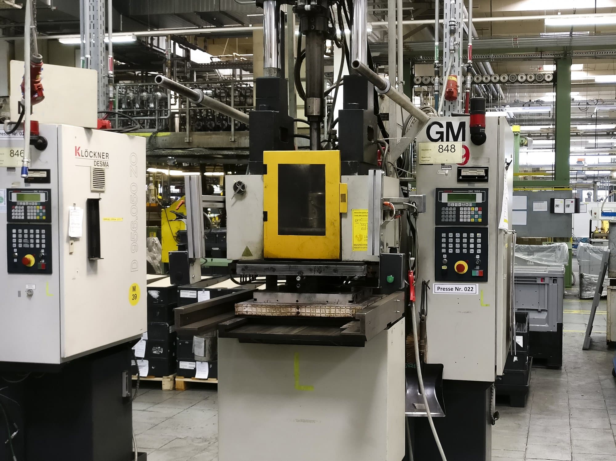 Widok z przodu maszyny Kloeckner Desma 956.050