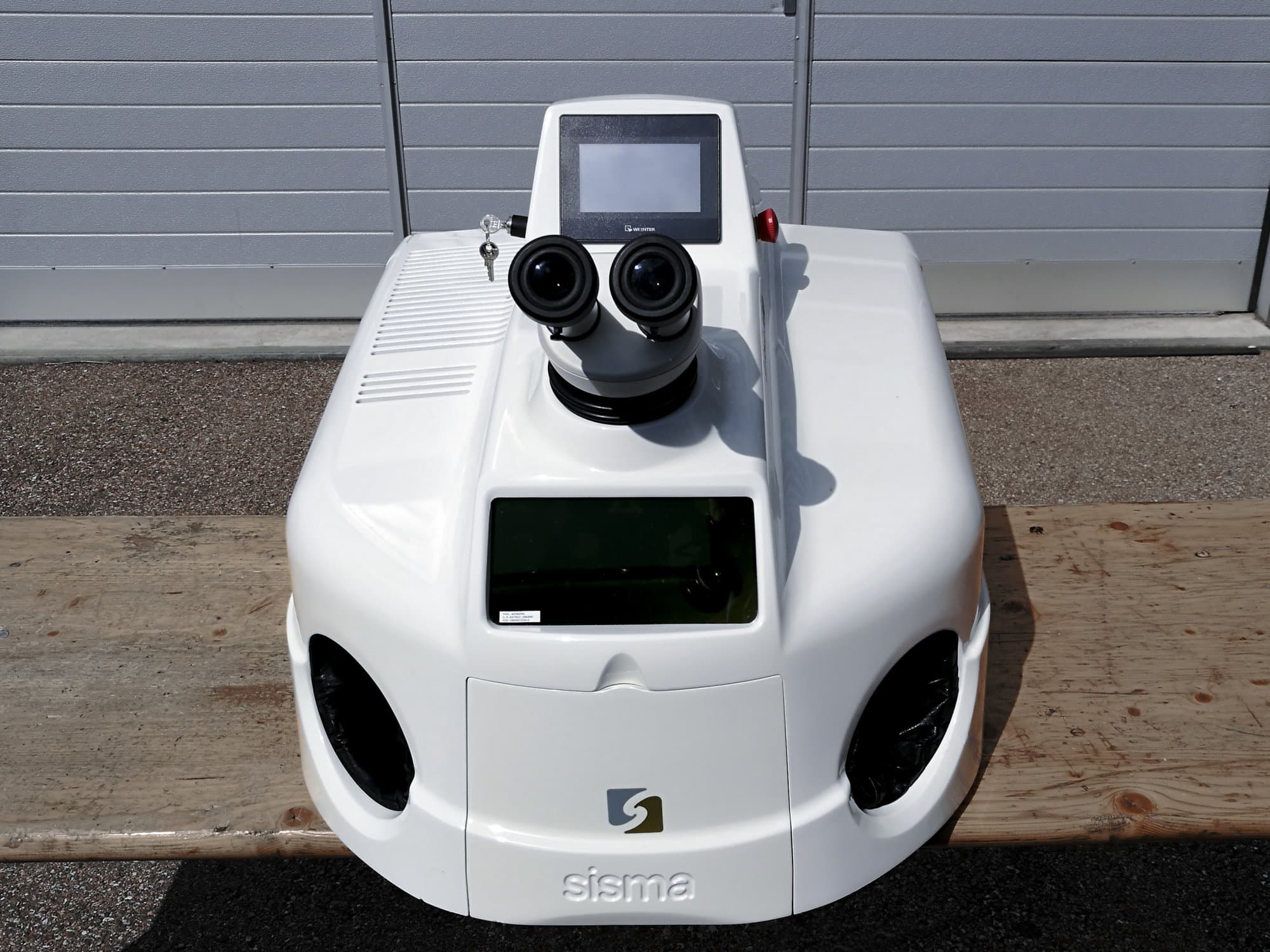 Widok z przodu maszyny Sisma LM-D 100