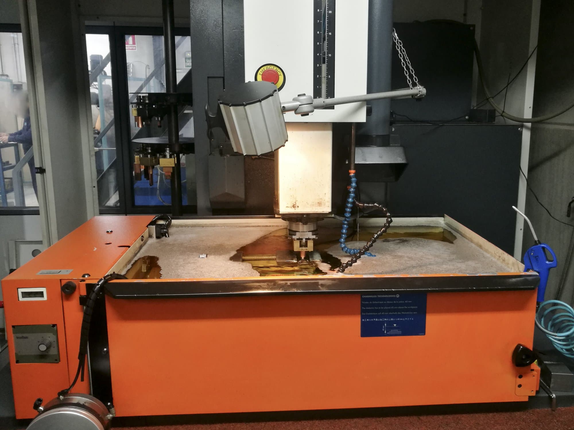 Widok z przodu maszyny CHARMILLES ROBOFORM 2000+