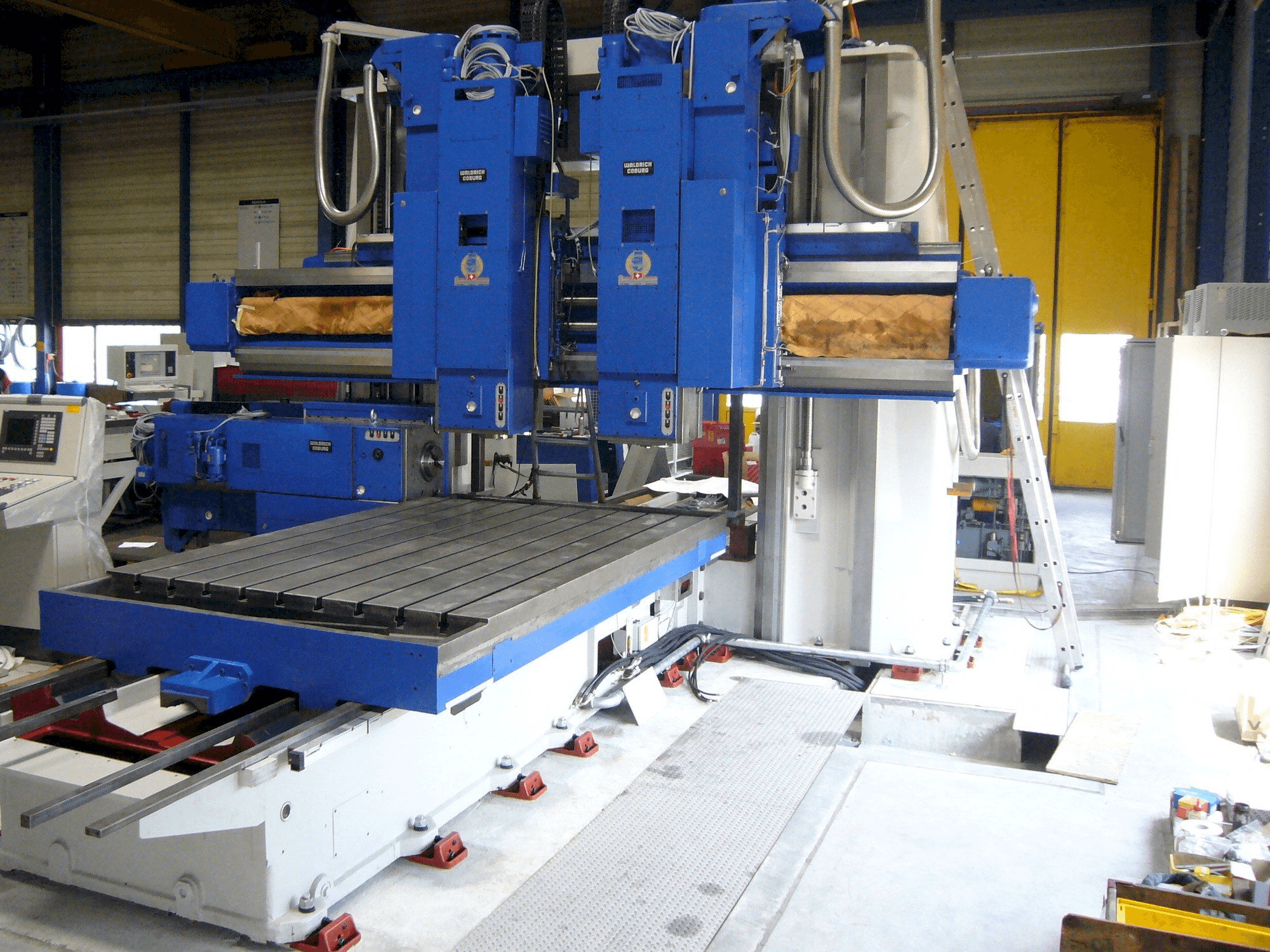 Widok z przodu maszyny Waldrich Coburg