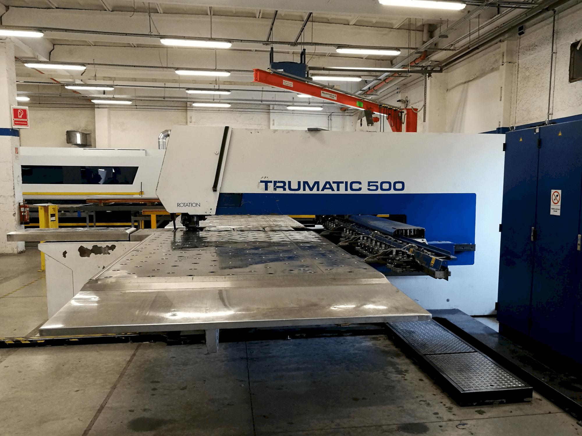 Widok lewej strony maszyny Trumpf Trumatic 500 R