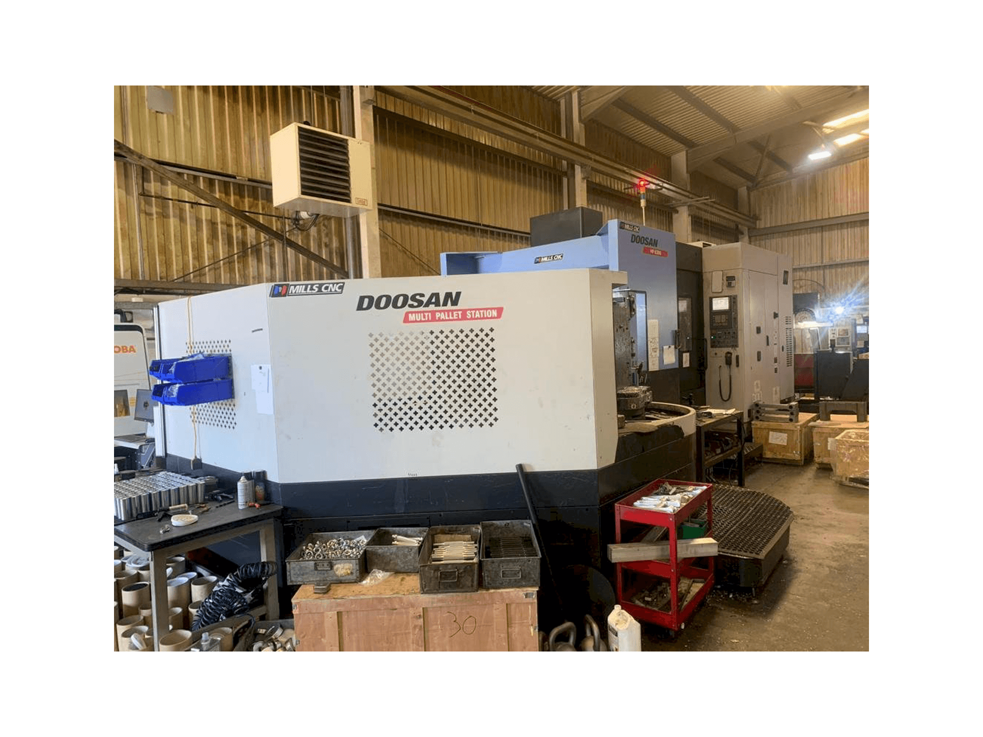 Widok z przodu maszyny Doosan HP 6300