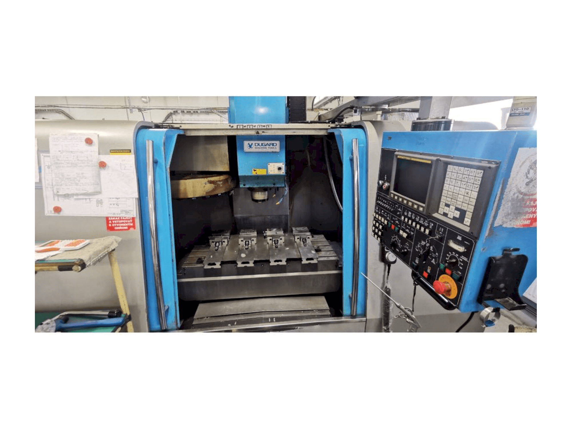 Widok z przodu maszyny Dugard EAGLE 1000 VMC-L