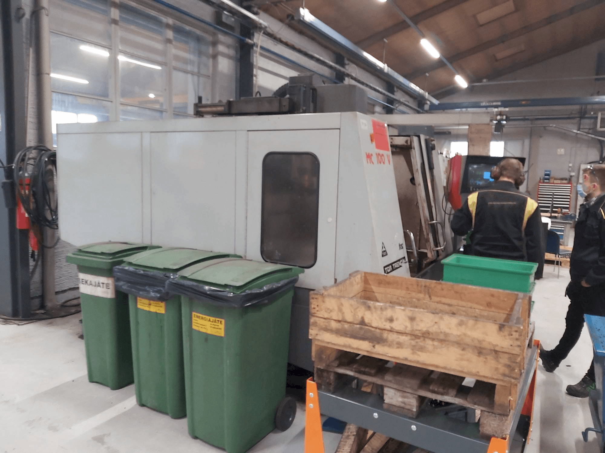 Widok z przodu maszyny TOS TRENCÍN MC 100 V