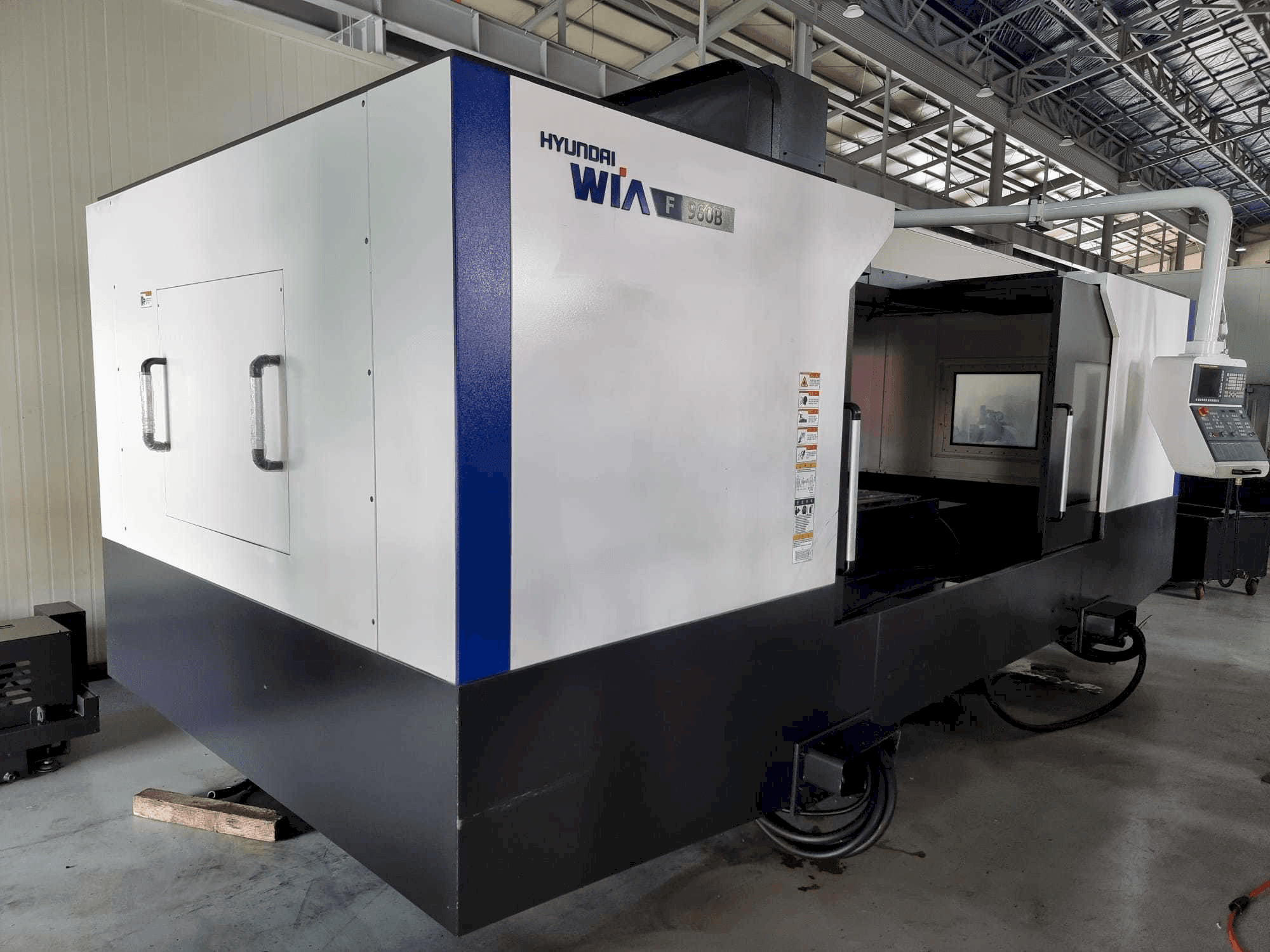 Widok z przodu maszyny Hyundai Wia F960B