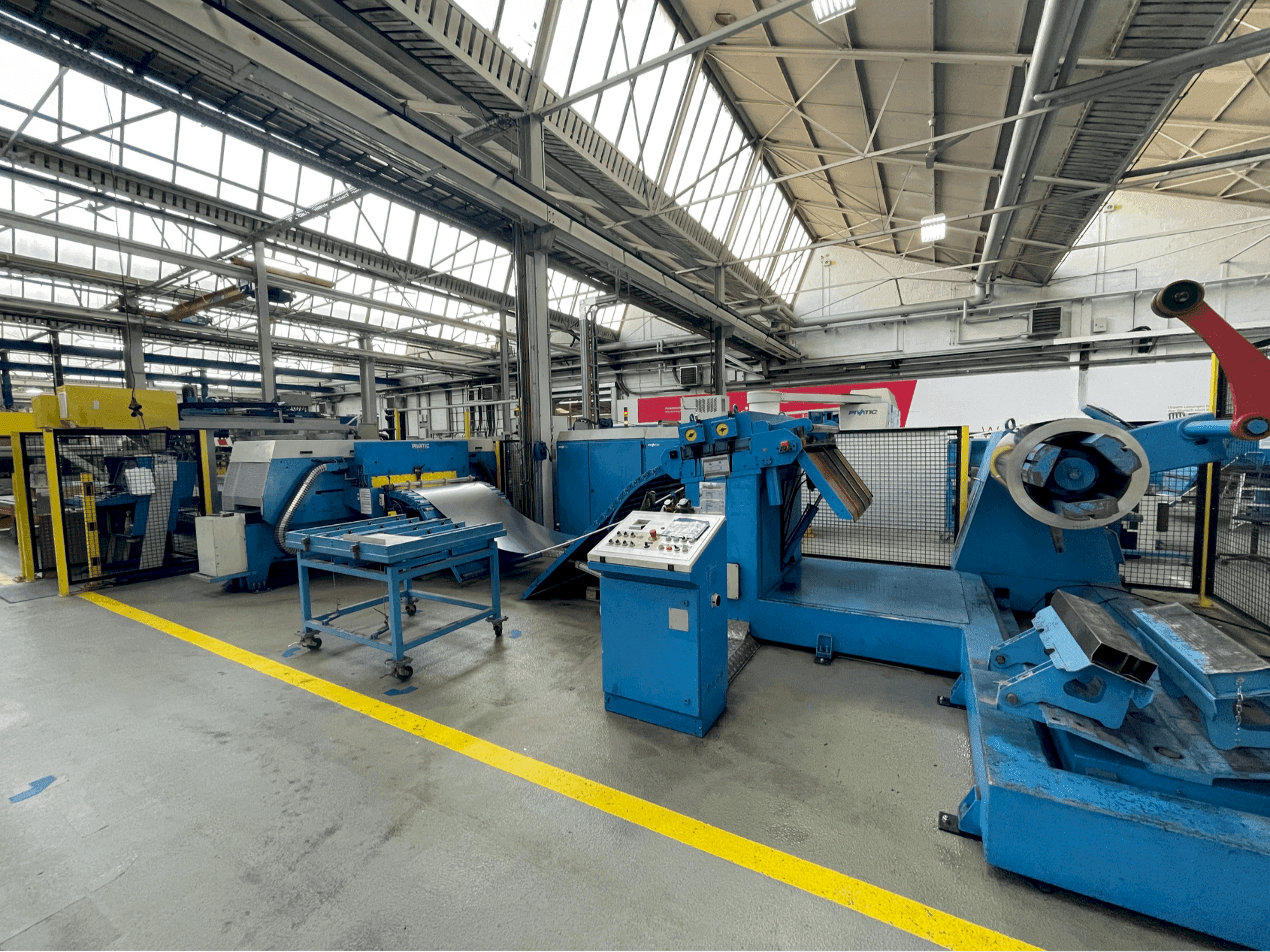 Widok z przodu maszyny Pivatic P125