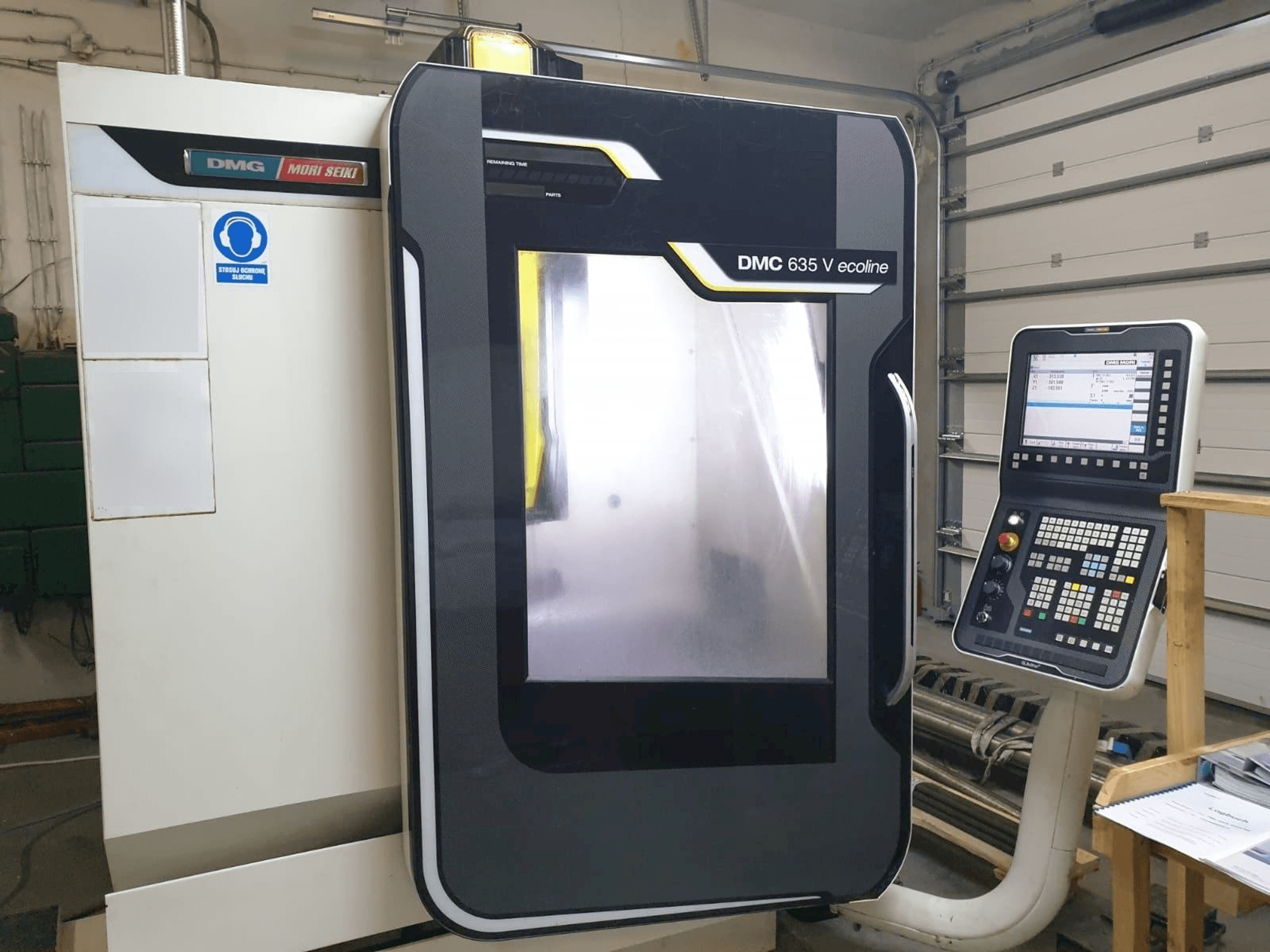 Widok z przodu maszyny DMG DMC 635 V ecoline