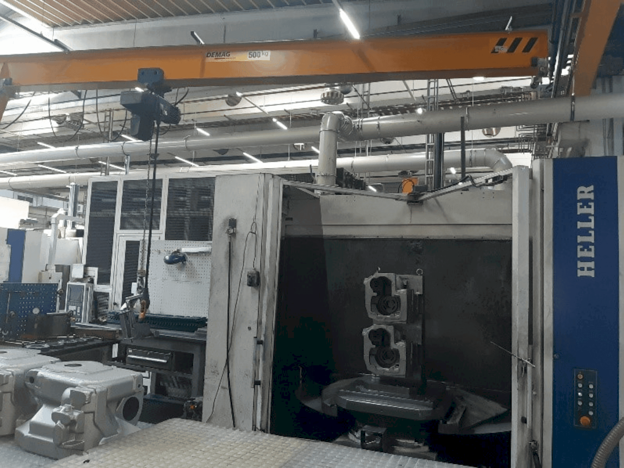 Widok z przodu maszyny HELLER MCH 350
