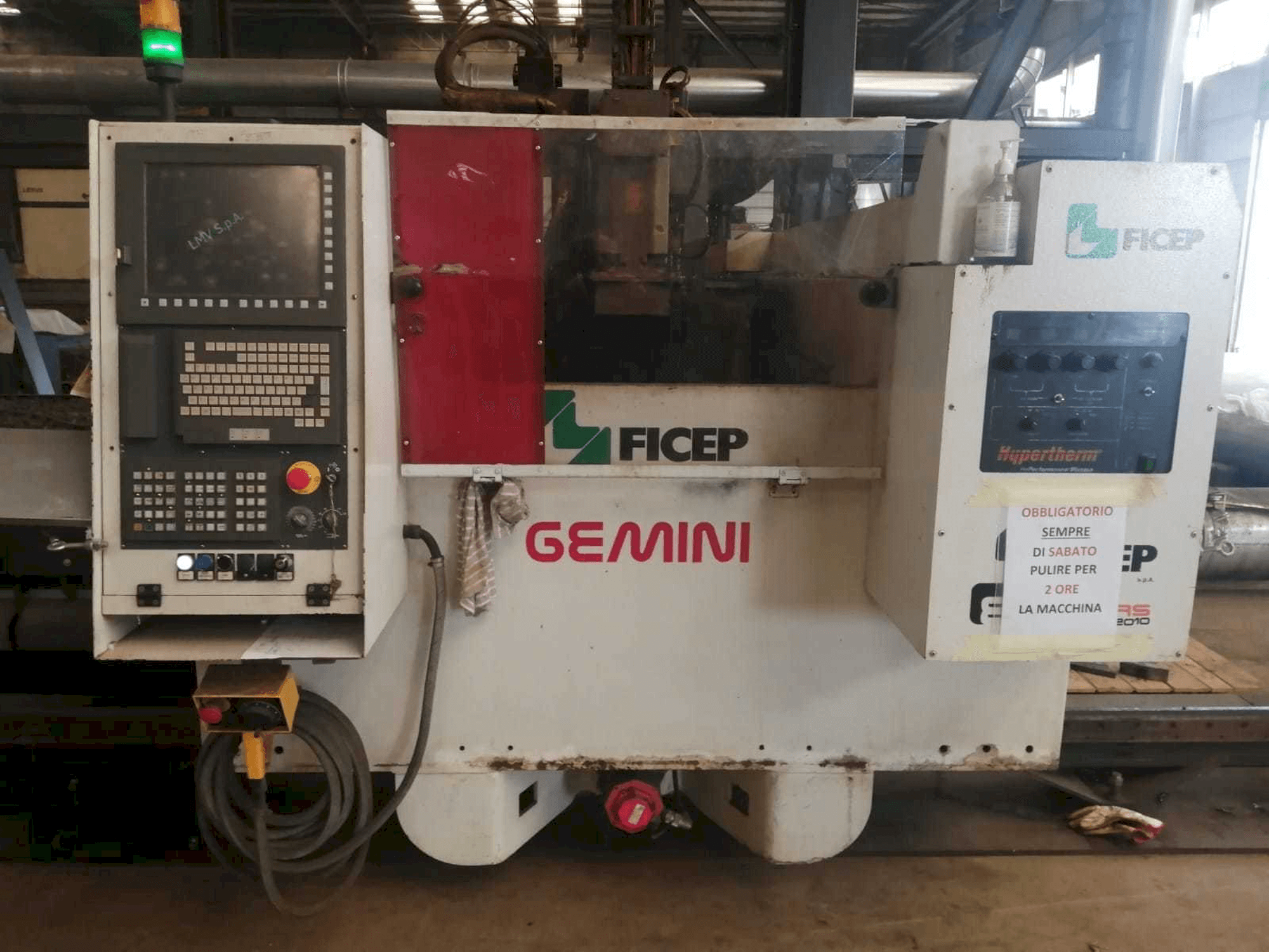 Widok z przodu maszyny FICEP GEMINI G32