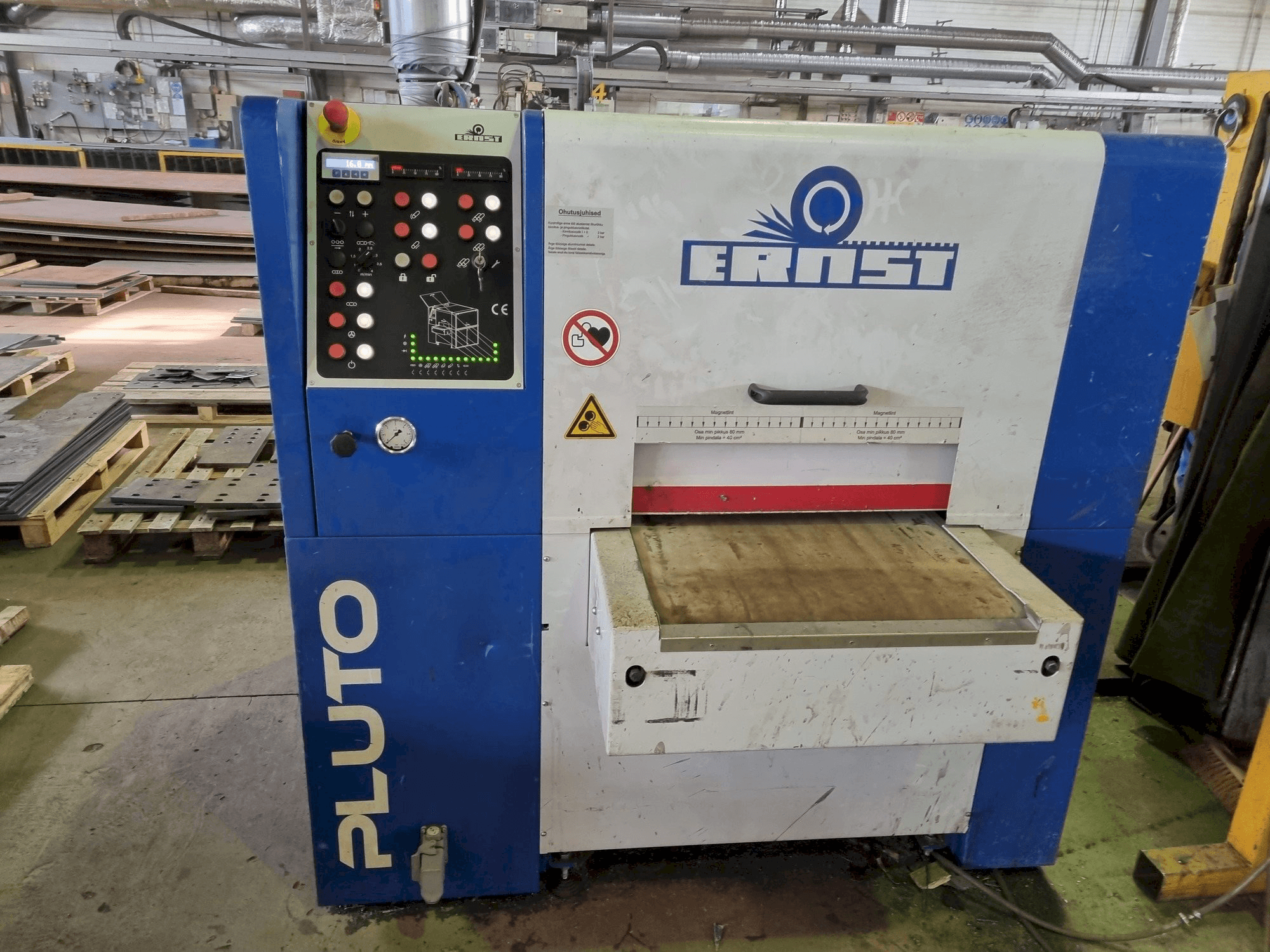 Widok z przodu maszyny ERNST PLUTO ELL 600