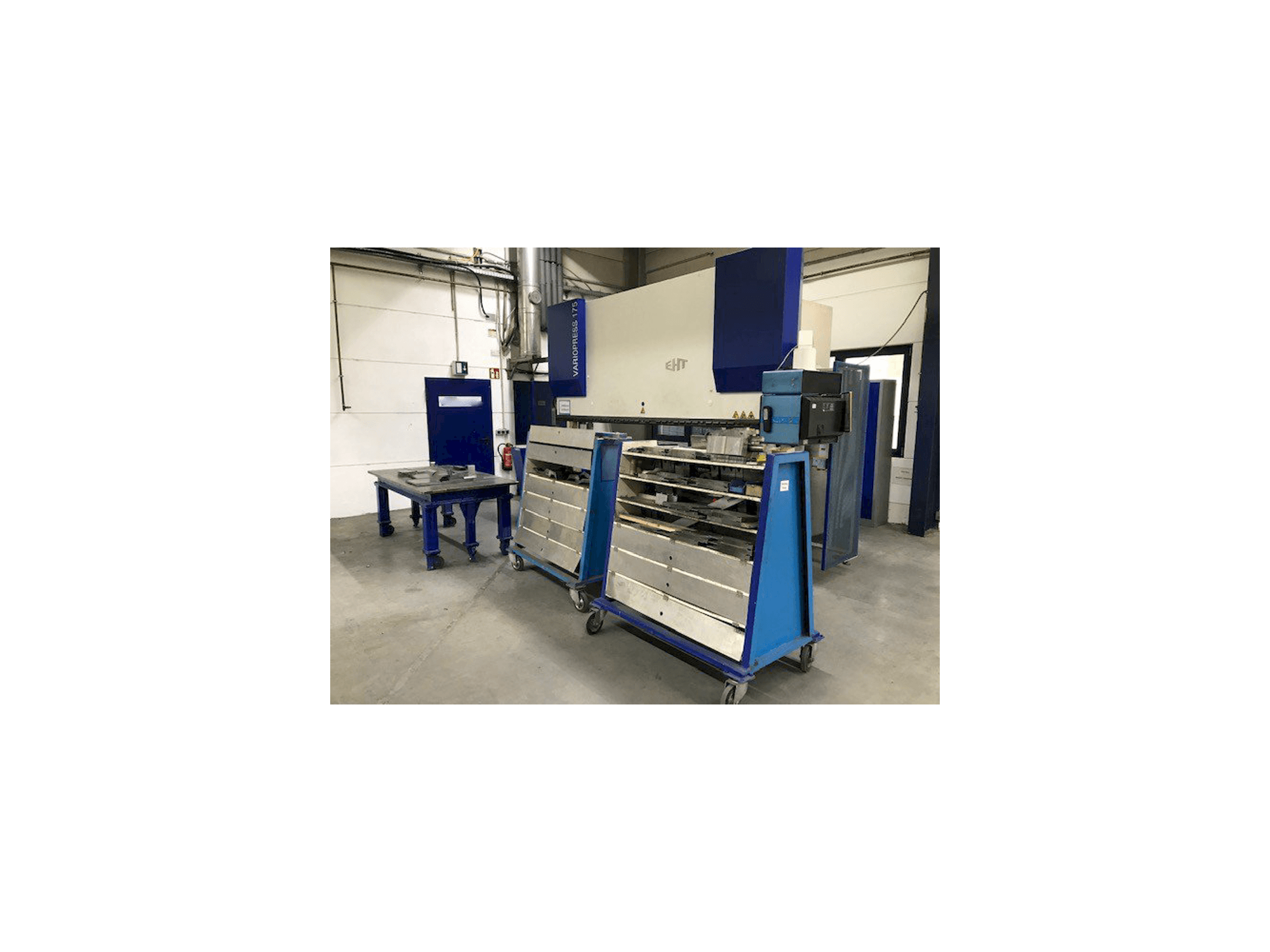 Widok z przodu maszyny EHT VARIOPRESS 175-4050