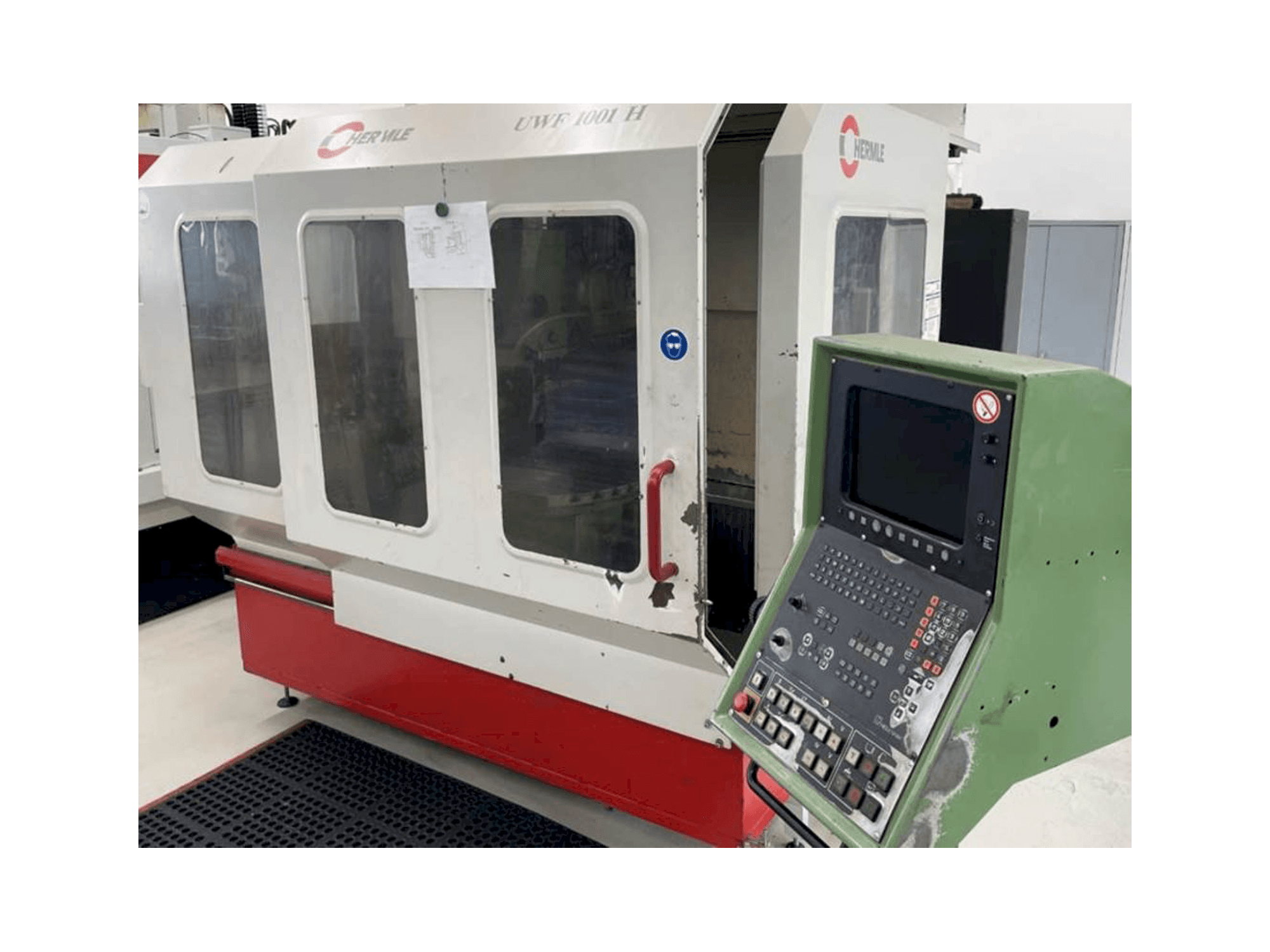 Widok z przodu maszyny HERMLE UWF1001