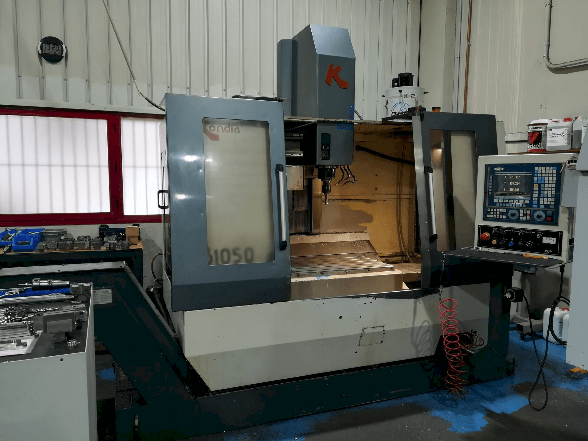 Widok z przodu maszyny KONDIA B1050