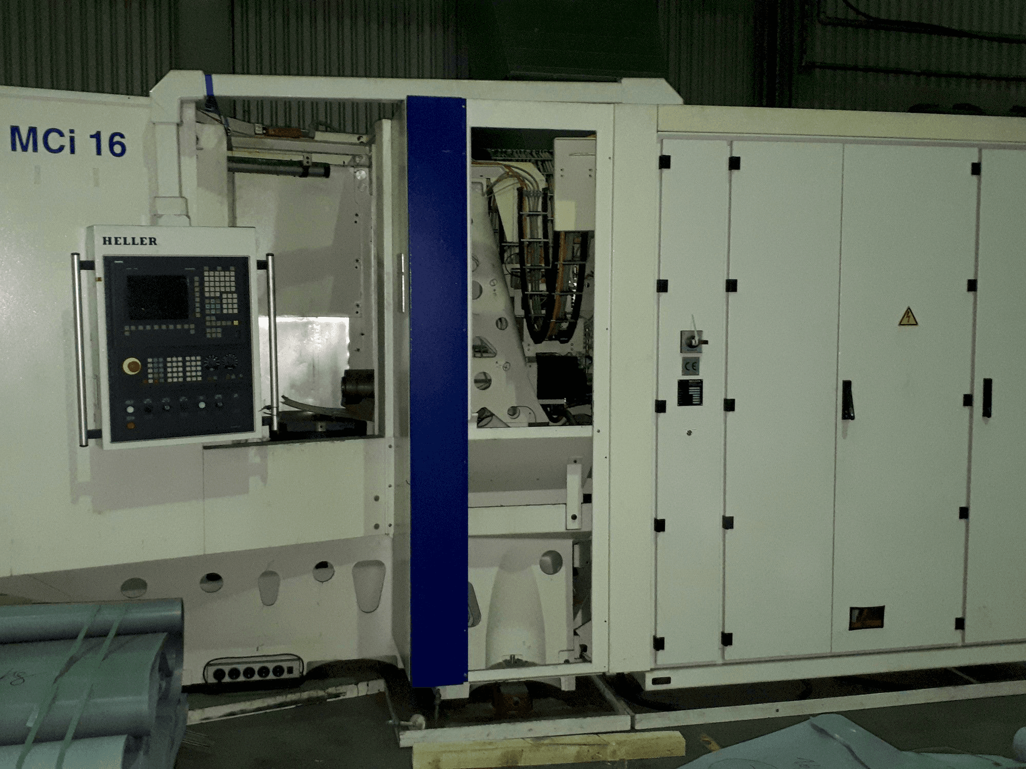 Widok z przodu maszyny HELLER MCi 16