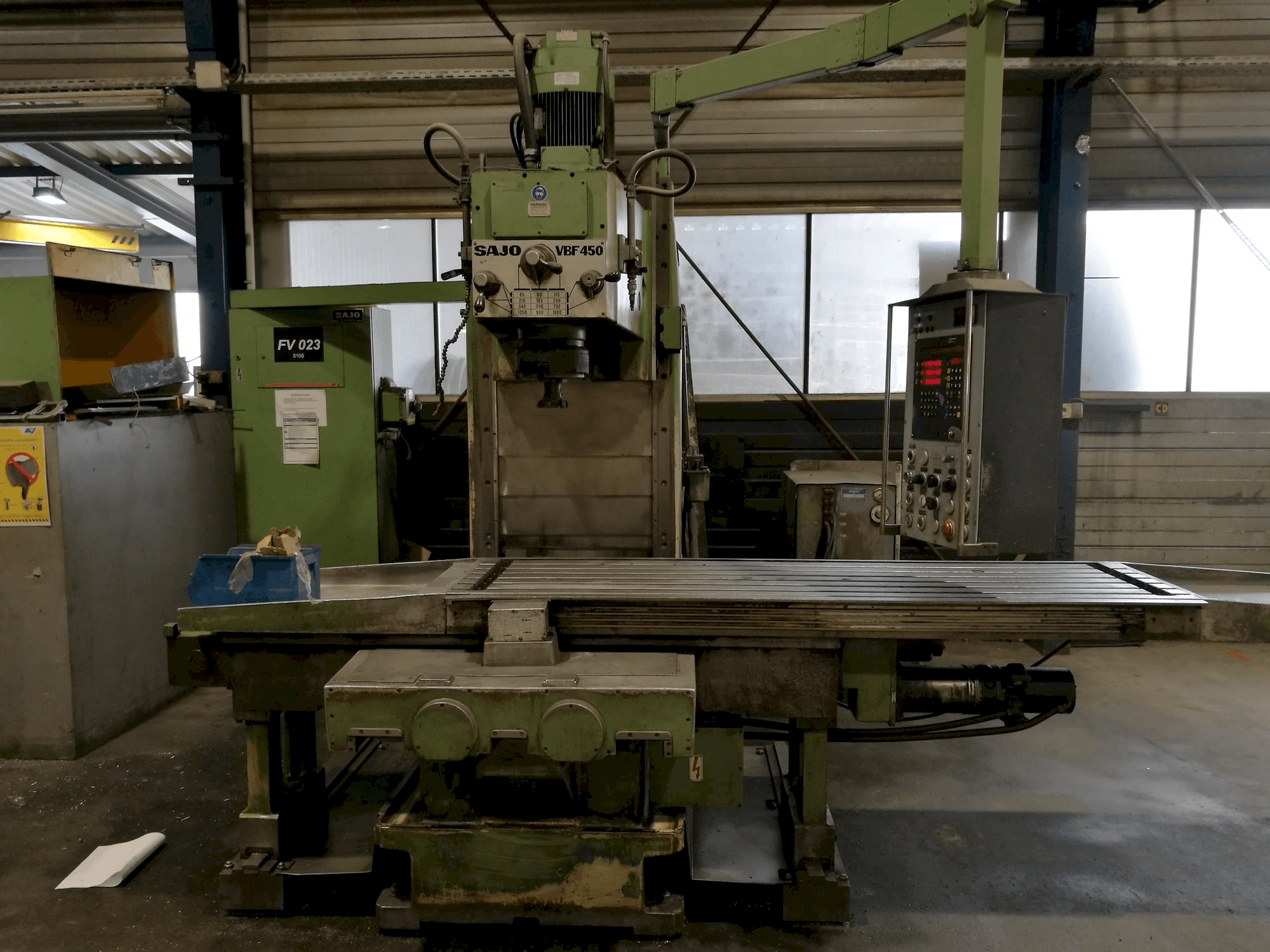 Widok z przodu maszyny SAJO VBF450