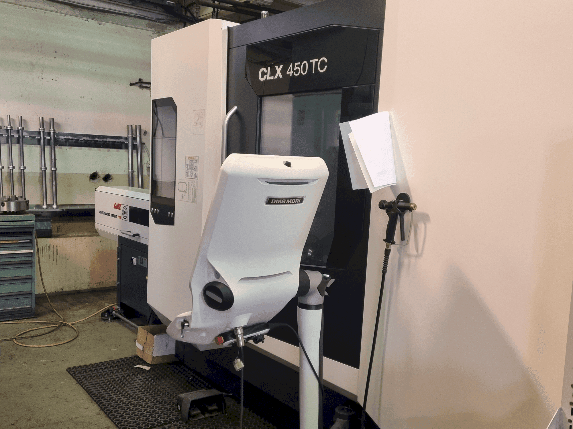 Widok z przodu maszyny DMG MORI CLX 450 TC